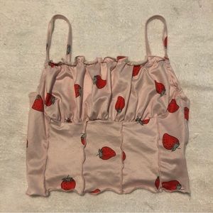3/20$ SHEIN - Strawberry Crop Top